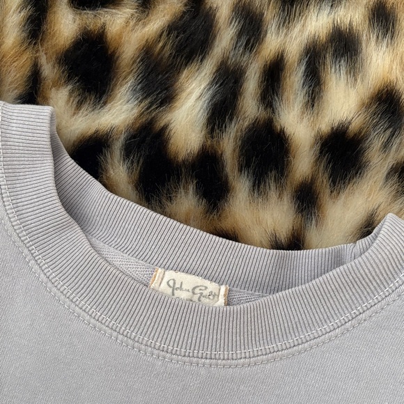 Brandy Melville Light Gray Sweatshirt - Picture 2 of 2